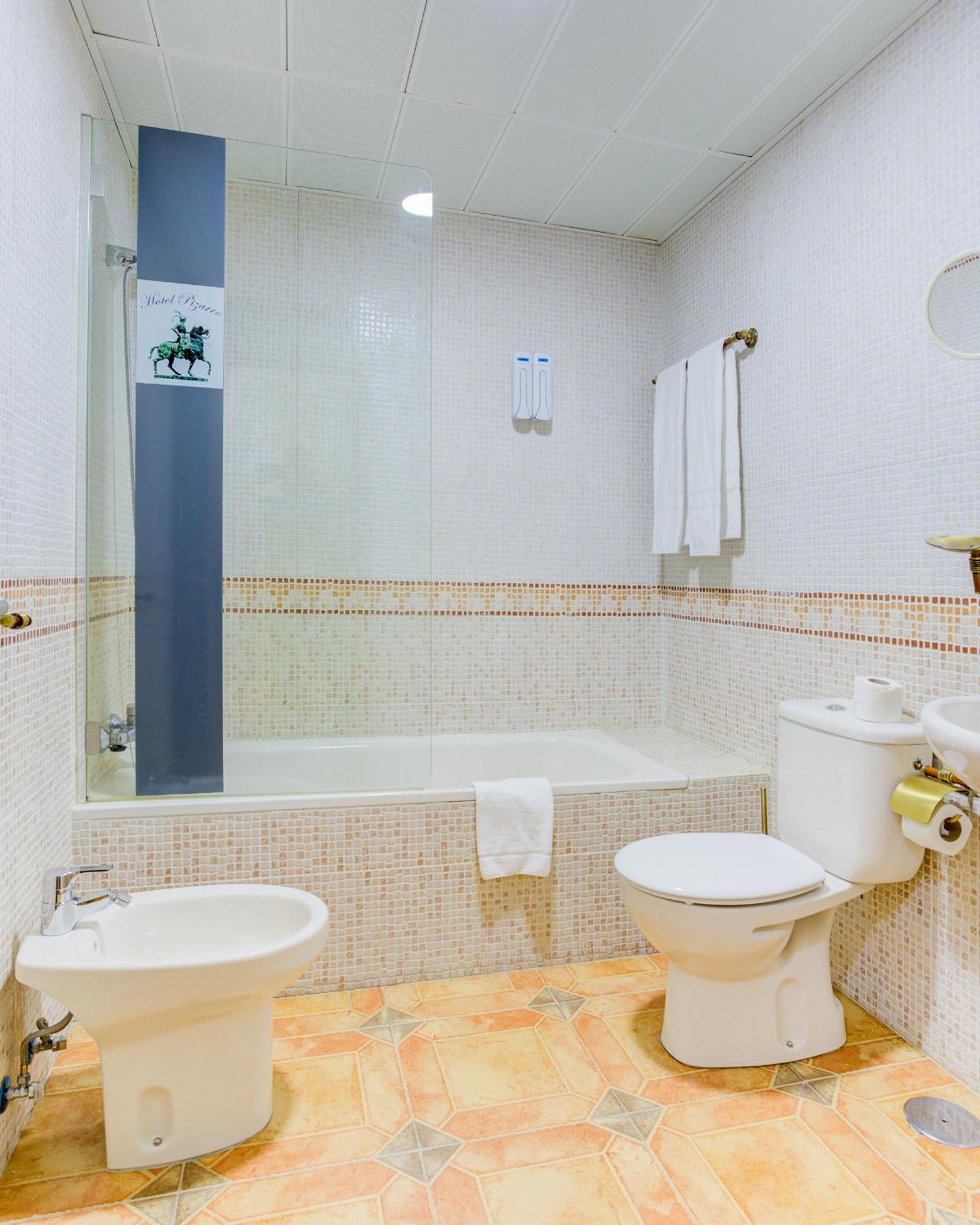 Hotel Pizarro 우마네스 데 마드리드 외부 사진